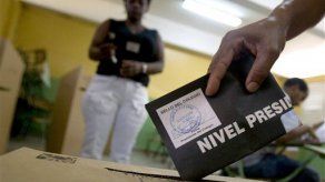 Dominicanos eligen presidente