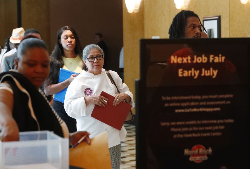 Empresas de EE. UU. añaden apenas 194,000 empleos en septiembre