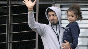 Suárez niega que mordida haya sido deliberada