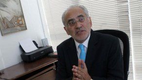 Carlos Mesa alega razones de Estado para defender demanda marítima boliviana