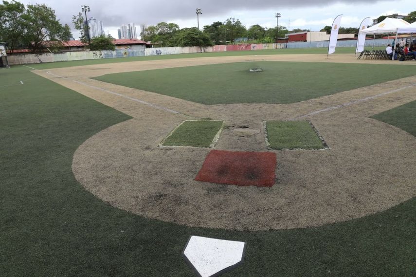 Estadio Andy Alonso.