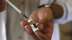 El director de la OMS exhortó a Pfizer y Moderna a dar máxima prioridad a la entrega de inyecciones al programa COVAX.