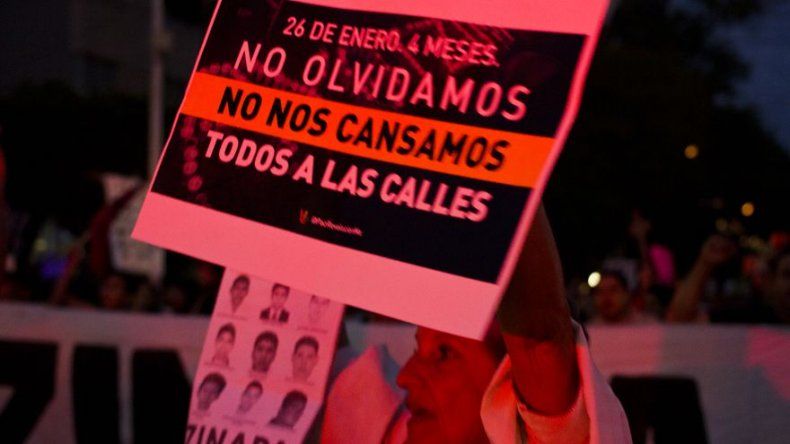 Padres de 43 desaparecidos en México llevan su lucha a foros internacionales