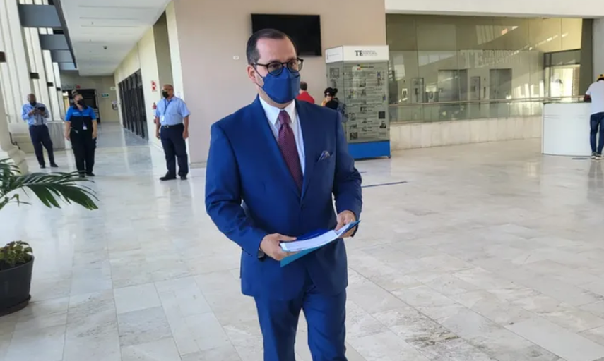 Abogado Roberto Ruiz Díaz.