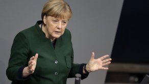 Merkel descontenta con amenaza sobre Acuerdo Transpacífico