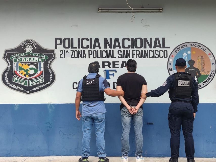 Policía Nacional aprehende a sujeto con varias dosis de presunta droga