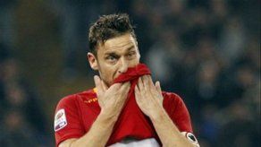 Totti no se irá de la Roma a pesar de insultos