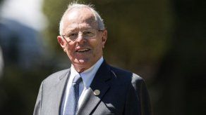 Kuczynski abandona clínica y es trasladado a su casa para cumplir arresto