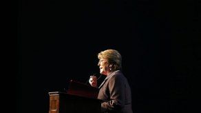 Una mujer al frente de Chile