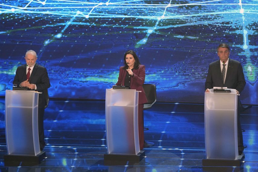 Las mujeres acaparan primer debate presidencial de Brasil