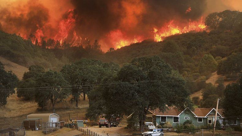 Incendio en norte de California creó tornado de fuego