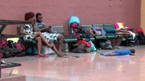 Migrantes irregulares abarrotan la Terminal de Albrook camino a EEUU