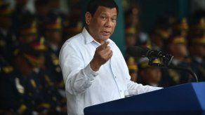 Duterte anima a matar obispos católicos de Filipinas porque son inútiles