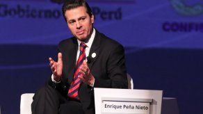 Peña Nieto califica de cuentos chinos versiones de que dejará México