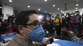 Destituido fiscal anticorrupción deja Guatemala para resguardar su vida