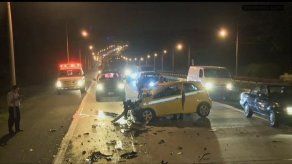 Taxista muere tras chocar con un camión articulado en vía Centenario