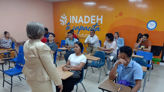Aprende inglés a tu ritmo con el INADEH.