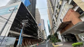 Vista del edificio Urbana, donde este lunes el MP e ingenieros de la UTP realizan una inspección.