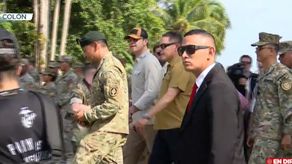 El secretario de Defensa de Estados Unidos llega a Colón y entrega reconocimientos a agentes del SENAN