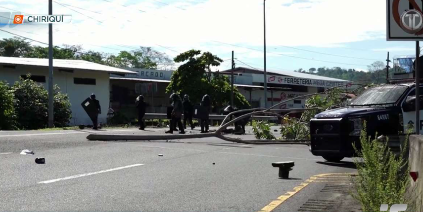 Carretera Panamericana es reabierta en Chiriquí y Veraguas.