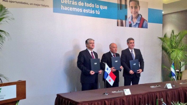 Firman contrato con CAF para tratamiento de aguas residuales en Burunga y Arraiján