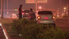 Mujer muere atropellada a pocos metros de puente peatonal