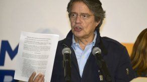 Lasso pide formalmente recuento de todos los votos en Ecuador