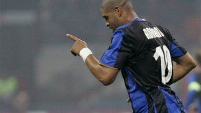 Adriano llega tarde a entrenamiento y es enviado a casa