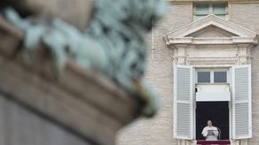 “Al mismo tiempo, invito a todas las personas de buena voluntad a ejercer ciudadanía activa para cuidar a esta casa común”, añadió Francisco en referencia al planeta Tierra.