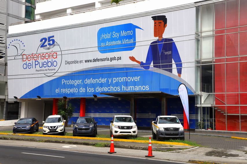 Defensoría pide a Aduanas aclarar medida de ingreso de medicamentos por viajeros