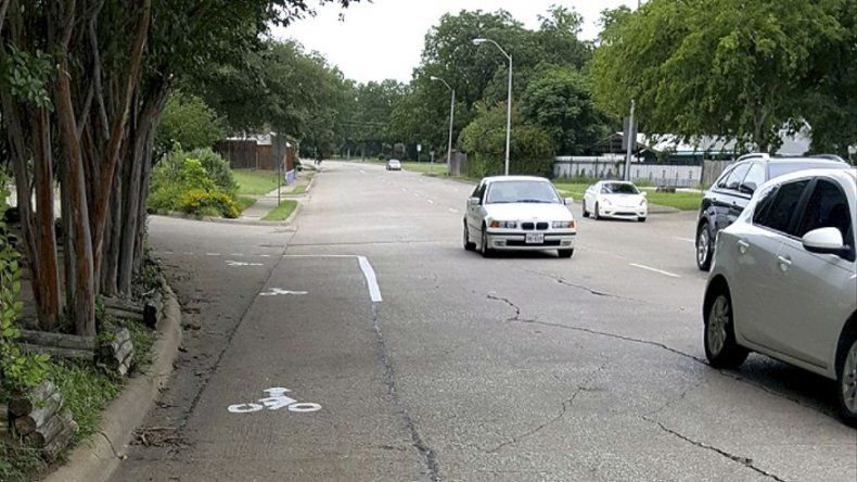 EEUU: Grupos improvisan carrileras para bicicletas