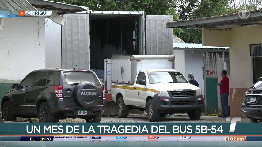 Entierros solemnes a fallecidos del accidente en Gualaca.