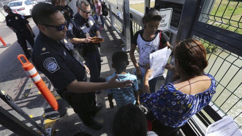 Juez: EEUU puede poner en práctica restricciones de asilo
