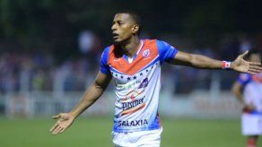 Nicolás Muñoz amenaza con demandar al Firpo por falta de pago