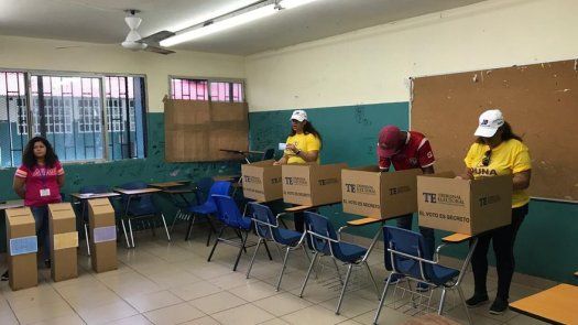 Abren las mesas de votación para primarias del Partido Panameñista y FAD