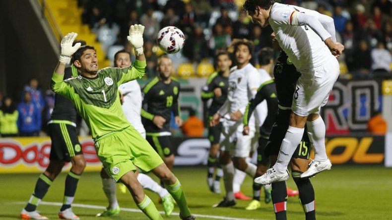México continúa sin ganar a Bolivia que sigue con su maleficio en Chile
