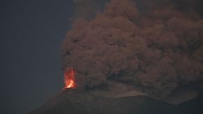 ¡Alerta en Guatemala! Mil personas evacuadas por erupción del volcán de fuego