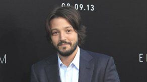 Diego Luna dirigió César Chávez con mímica y spanglish