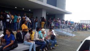 Cientos de colonenses acuden a Feria de Empleo Cientos de colonenses acuden a Feria de Empleo