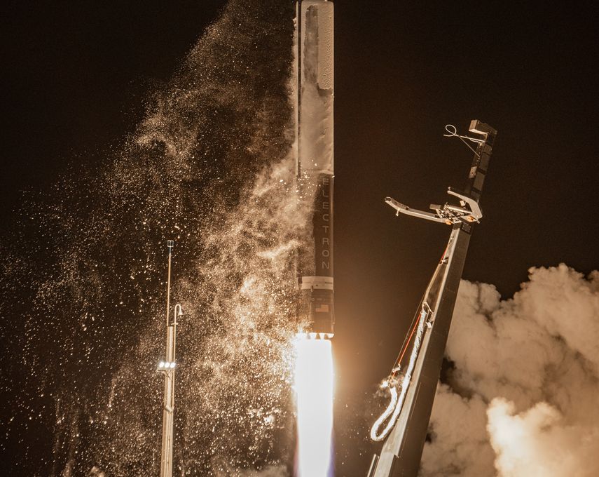 El cohete que transportaba el diminuto módulo CAPSTONE fue lanzado con éxito desde la península de Mahia