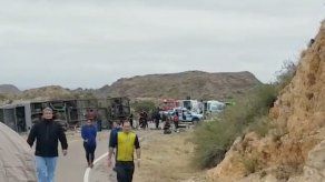 Argentina decreta duelo nacional por accidente de autobús que dejó 15 muertos