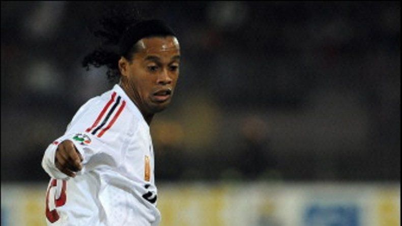 Ronaldinho y Seedorf bajas del AC Milán contra el Catania