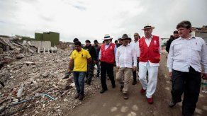 Correa anuncia programa de vivienda en zona de terremoto en Ecuador