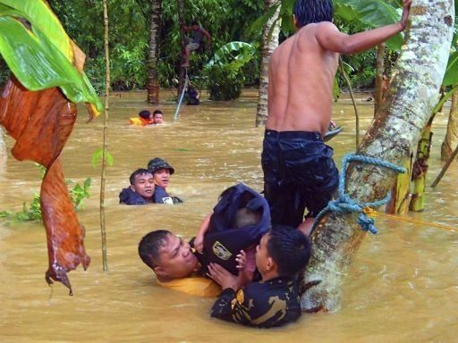 Al menos cinco muertos a causa del tifón Nari en Filipinas