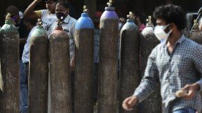 El anuncio de Estados Unidos se produce después de que numerosos países y la Unión Europea se comprometieran el domingo a brindar asistencia de emergencia a India, que el domingo registró casi 350.000 casos y 2.767 muertes adicionales en las últimas 24 horas.&nbsp;