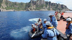 Japón bautiza islotes en una zona disputada con China