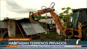 Invasores fueron desalojados de terrenos privados en la 24 de Diciembre