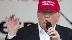 Trump admite que hizo dinero gracias a acuerdo con Gadafi