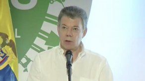 Santos respalda bombardeo de EEUU a base aérea de Siria y llama al diálogo