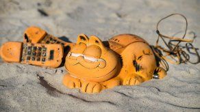 Tras 30 años se resuelve el misterio de los teléfonos Garfield que aparecían en playas francesas